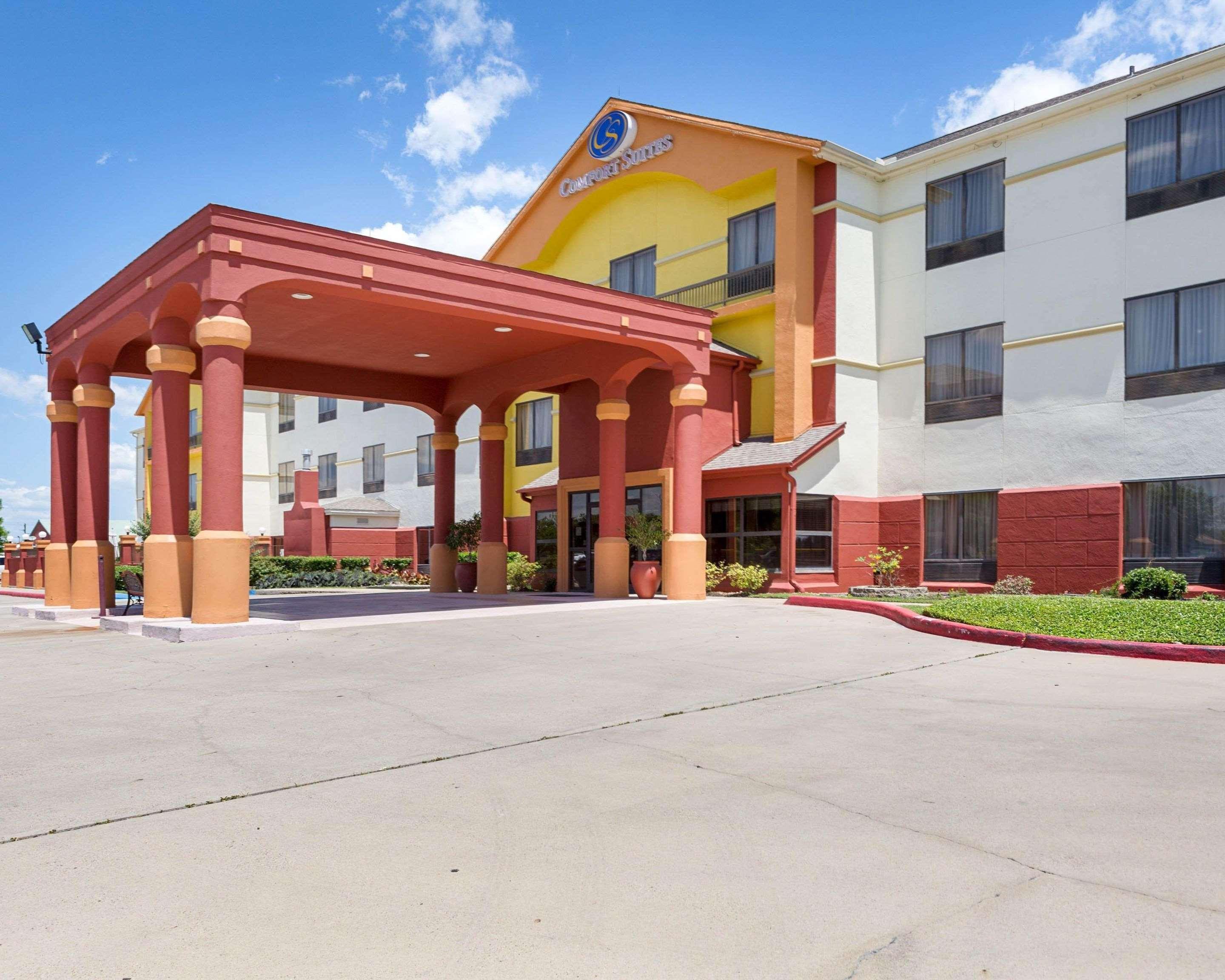 Comfort Hotel La Porte