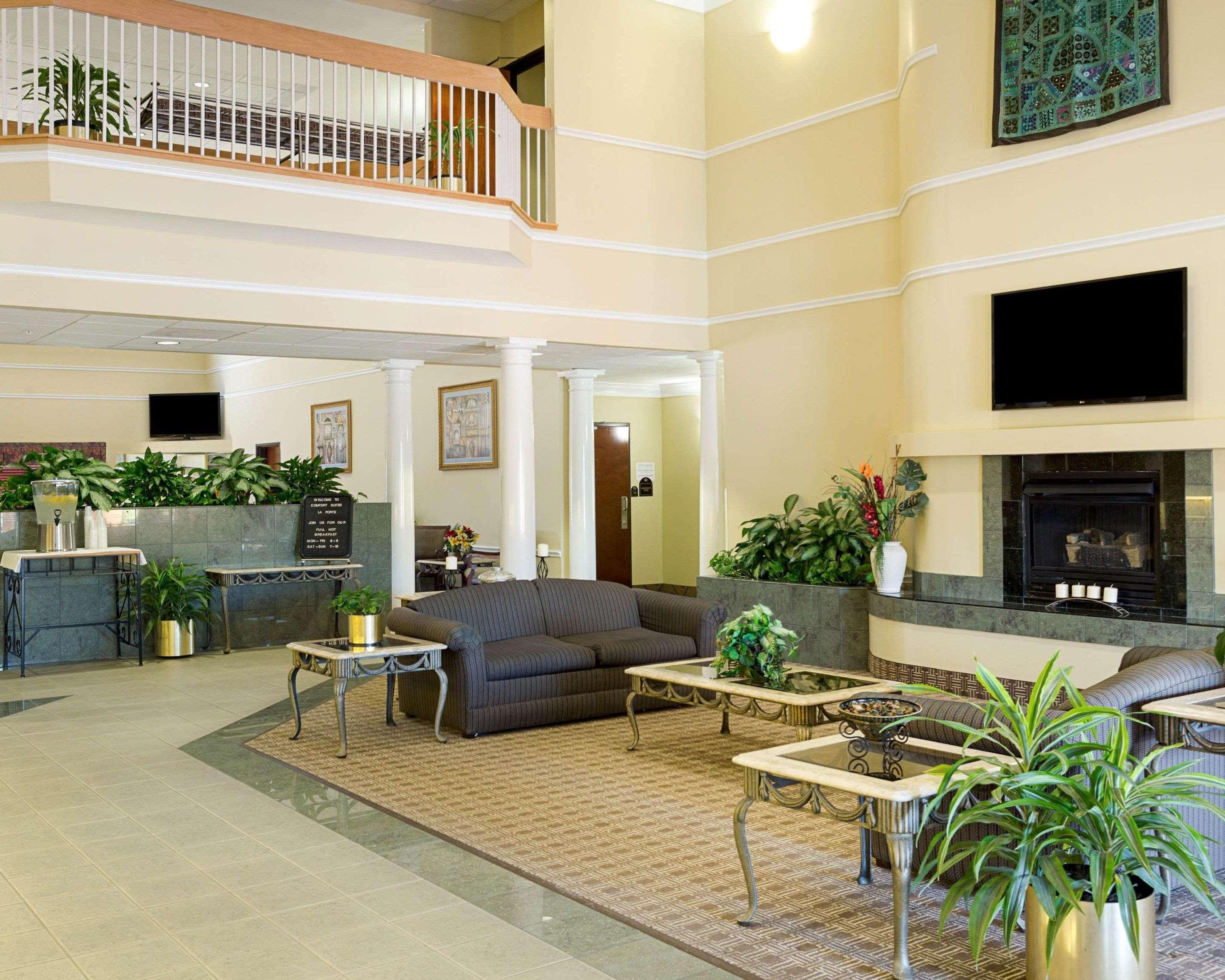 Comfort Hotel La Porte