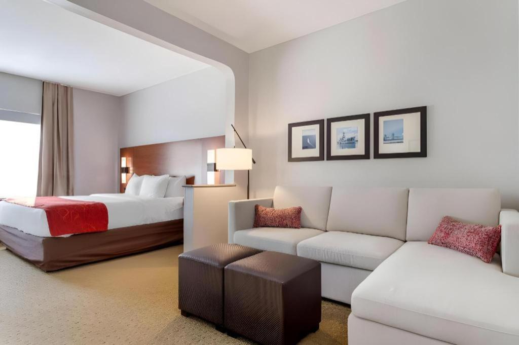 Comfort Hotel La Porte