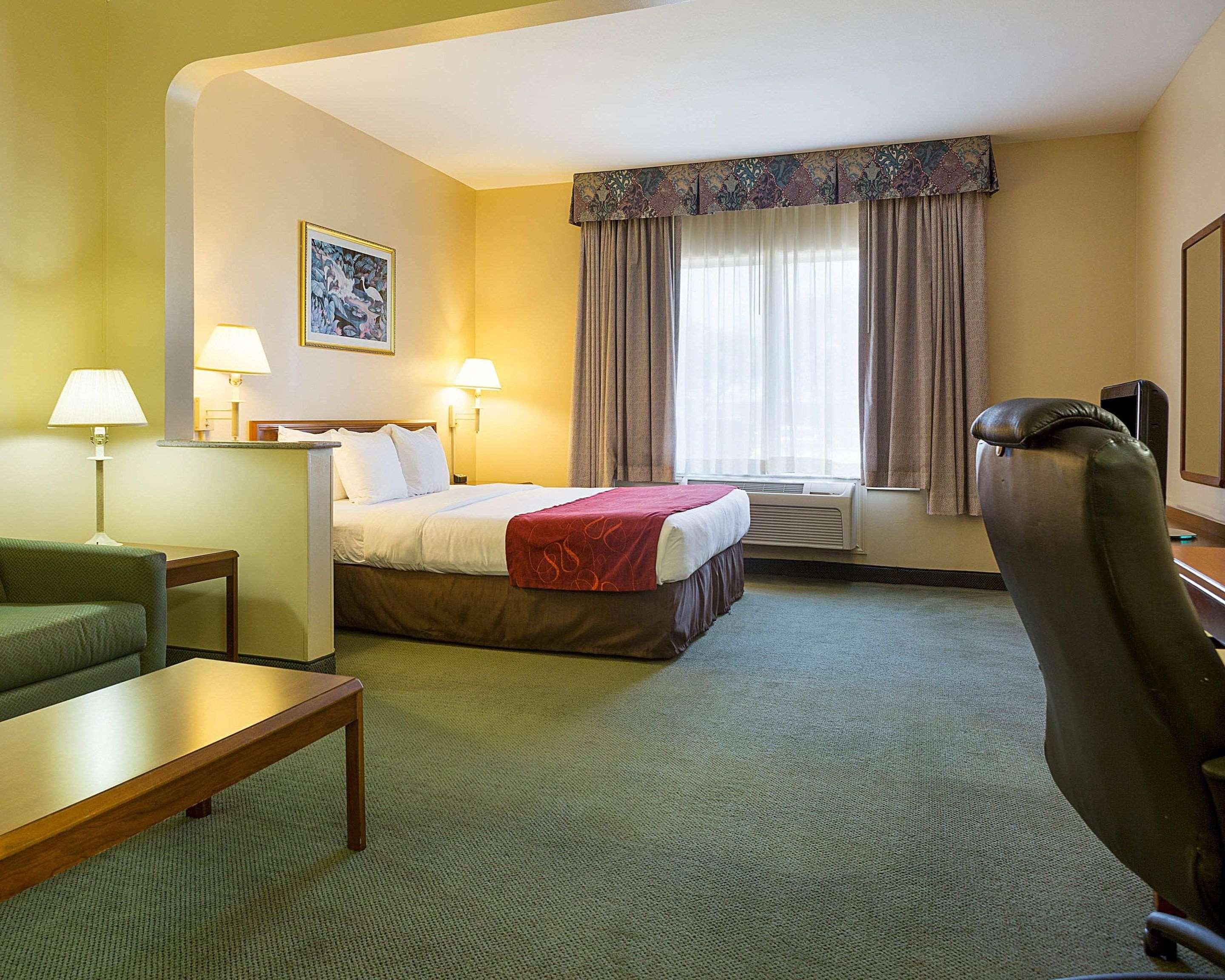 Comfort Hotel La Porte